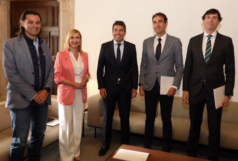 Imagen de ANFFECC expone a Mazón la necesidad de apoyo al sector de esmaltes